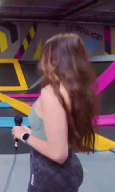 Even as a girl, her ass and that recoil makes me so fucking horny