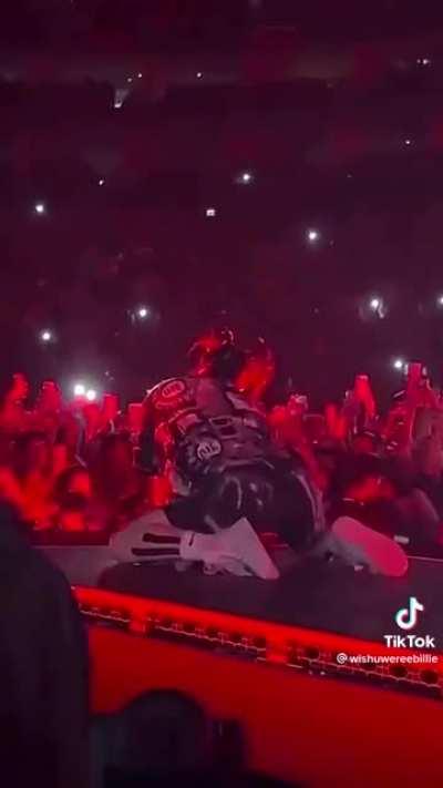 Knows how to move her body