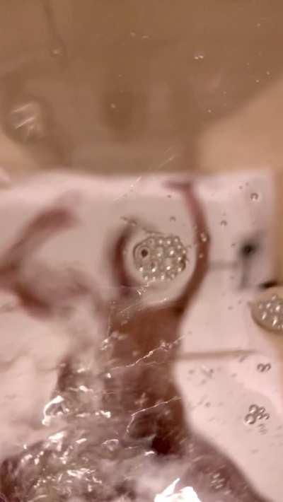 Who likes getting pissed on by twinks? 💦