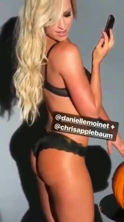 Edited that one Summer GIF... [MIC]