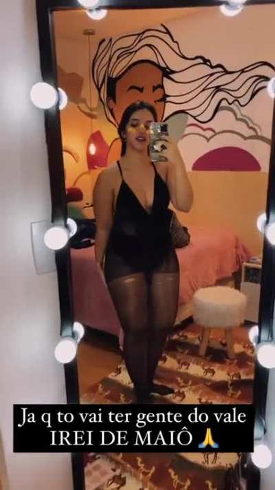 Gostosa de preto