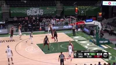 [Highlight] Bryan Forbes hits his 5th 3 of the game