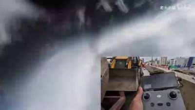 Someone's drone crashed into Menara Merdeka 118 and fell to the ground because it lost its signal and disconnected.