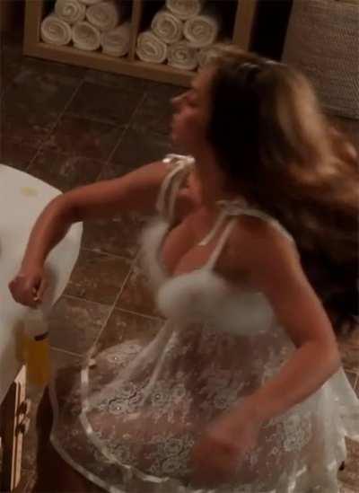 Jennifer Love Hewitt - The Client List (2012)