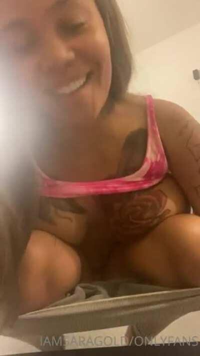 I y’all fuck with Sara gold⁉️