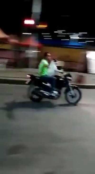 amigos do tobia no trampo