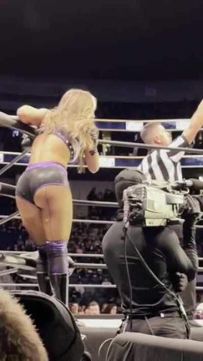 There´s more! Jesus...those cheeks