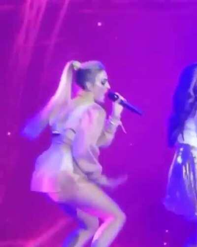 Perrie on stage 😍
