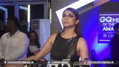 anushka sharma sizzling hot in black