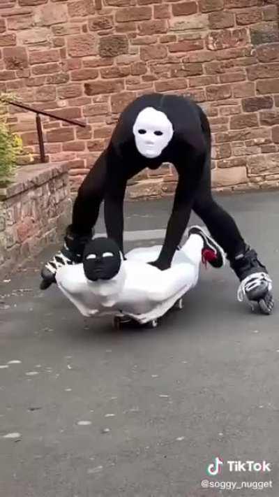 Gonna tell my kids this was unus annus (not my video)