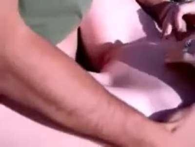 На капака на колата 😉