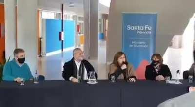 Dice la Ministra Adriana Cantero que lo mejor que podemos hacer los que estamos preocupados por la educación es 