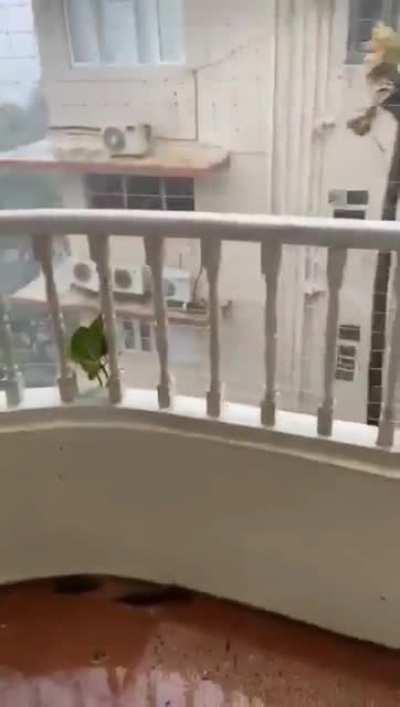 Lahiri lahiri lahiri lo