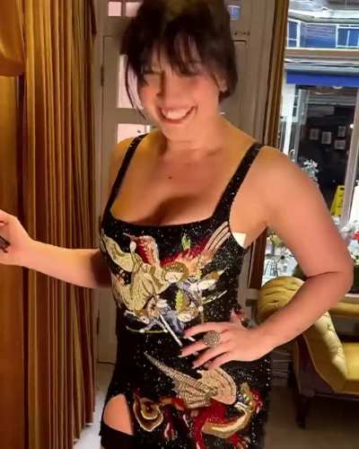 Daisy Lowe