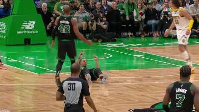 [Highlight] Grant Williams does a little side step and Aaron Gordon topples him like a domino, play reviewed for a hostile act