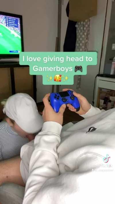 There’s nothing better than getting head while gaming