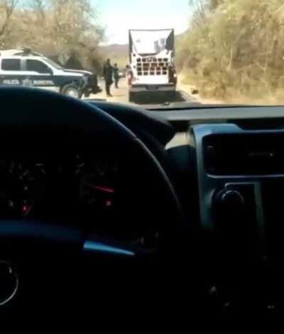 Narcos don’t give a flying fuck about police checkpoints in Mexico... & it shows.
