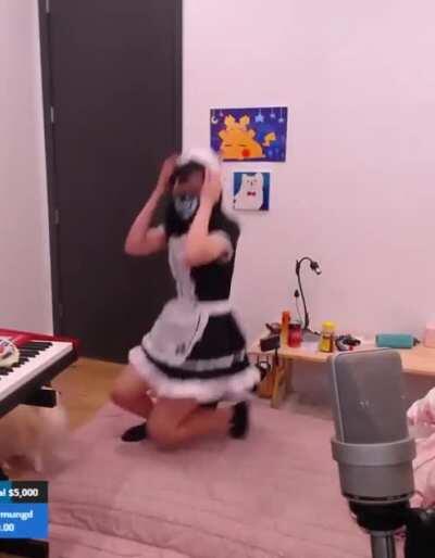 Lilypichu as a maid