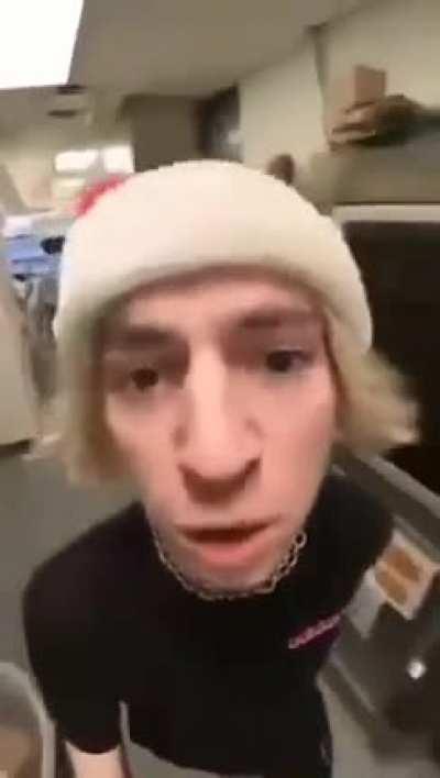 Christmas Facts with Professional Smash Ultimate Player Gavin 