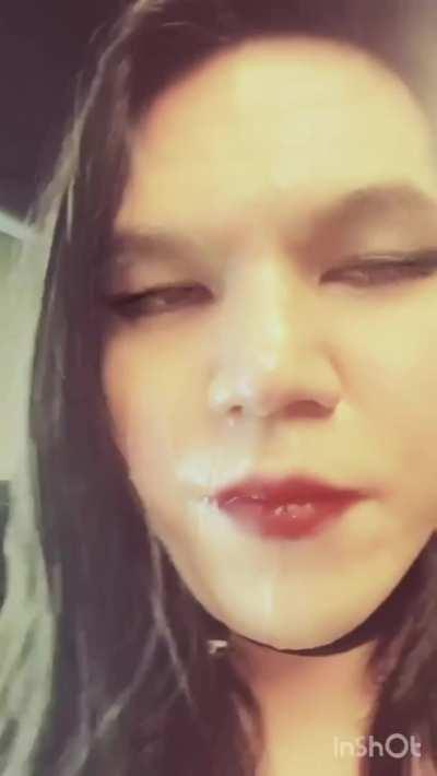 Coming out of the gloryhole! A few people saw me with my face covered in cum 😜