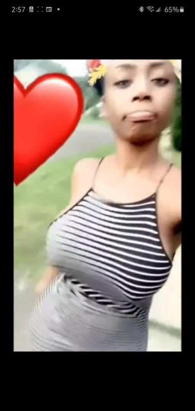 I know it's been posted a zillion times, but this is my favorite clip of her big sweet jiggly tits hands down 🙌🏾