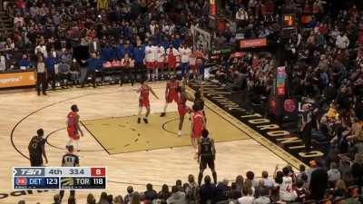 [Highlight] The Raptors hustle gets them 4 looks to cut into the 5 point deficit with under 40 seconds remaining and can't convert any of them