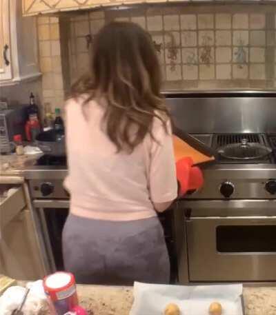 Poki cooking stream 🍑