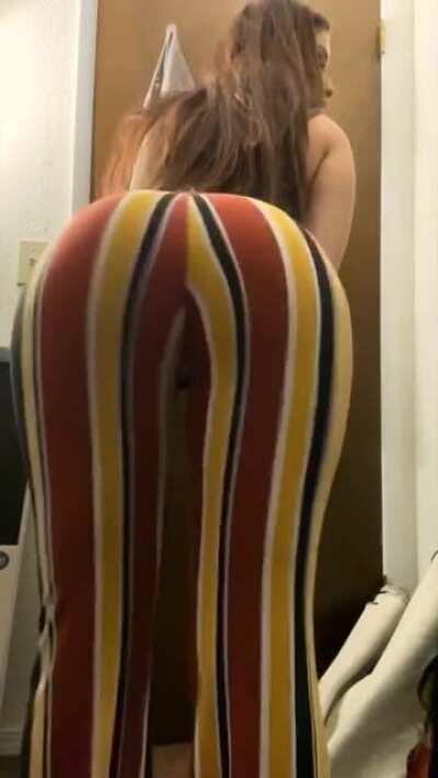 back with my favorite flare pants 🙈❤️