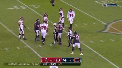 [Highlight] Khalil Mack sacks brady then throws Wirfs like a ragdoll