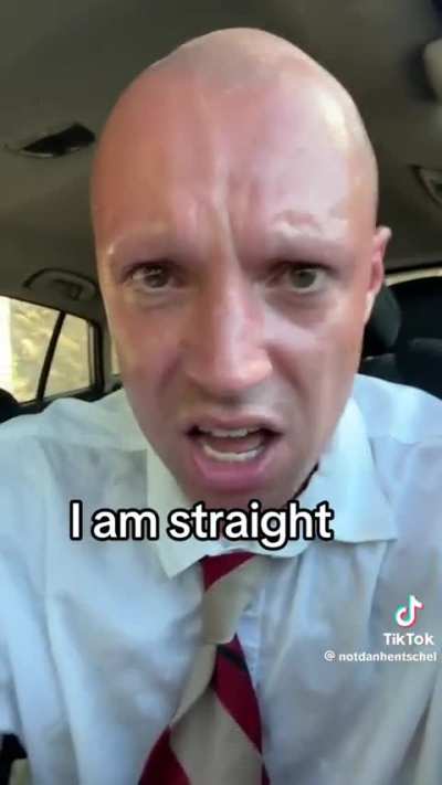 I don’t think this man is gay 🤷‍♂️