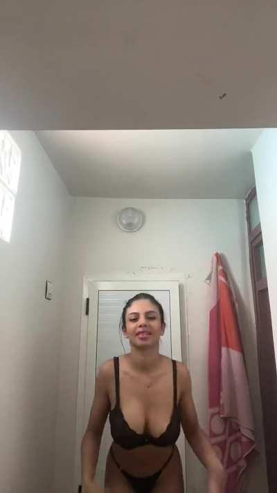 I'm home alone.. please cum over