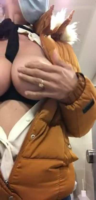 Nanda Reyes Huge Boobs Reveal