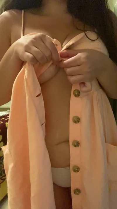 drop what you’re doing and look at my tits 😘 [OC]