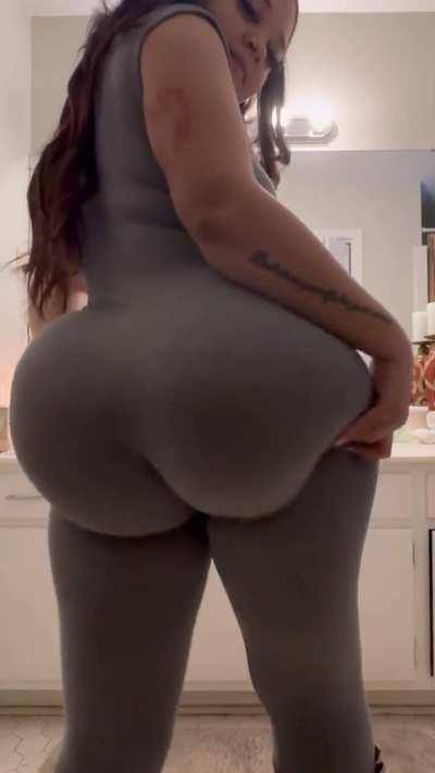 🍑👀