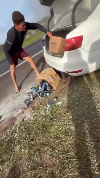 WCGW dragging the car on the asphalt