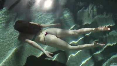 sǝuɹɐꓭ uɐᴉๅๅᴉꓨ - Pool