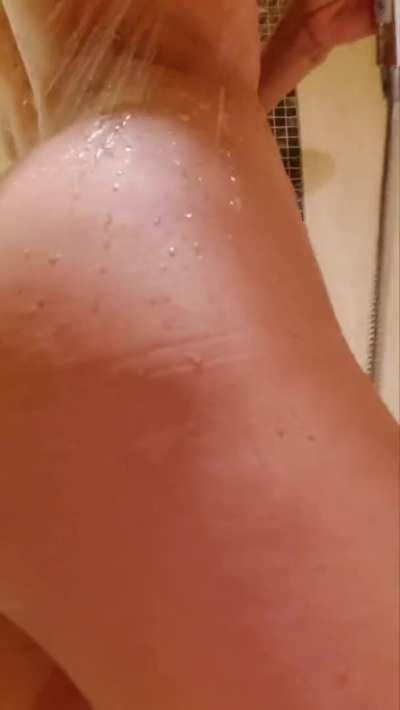 Showers time! who can wash for me please