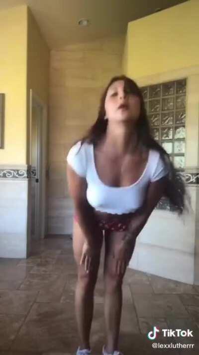 Bounce them tits and shake that arse