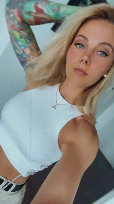 Sagittarina (@sagittarinaofficial)