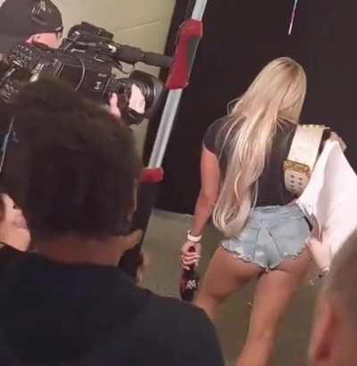 Behind The Scenes From Monday😋