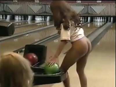 Nude Bowling Party (US1996) (1/2) - Dancers