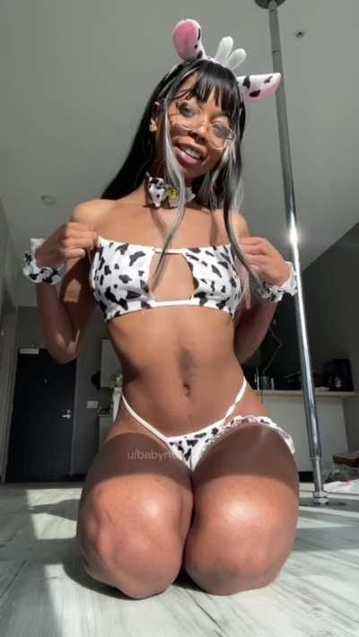 i know u wanna play with my tits