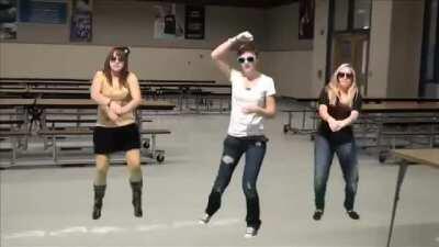 This high school's version of Gangnam Style (Spartan High School Style)