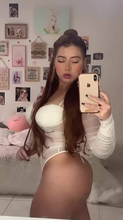 Deleted because someone said I was ugly... reuploaded because I love myself 😊