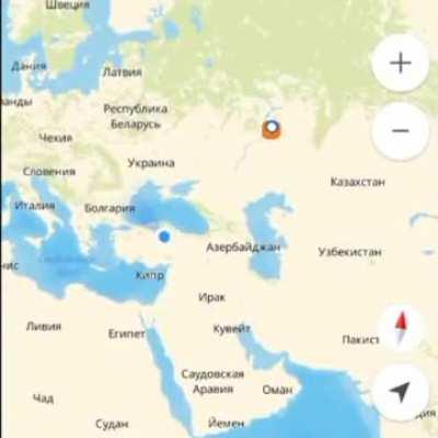 Bro's playing tennis💀