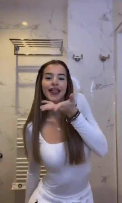 💙🔥 tight in white...