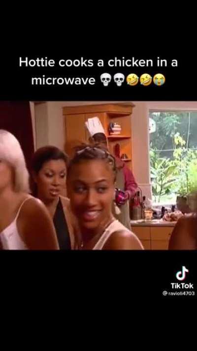 Noo, she’s ruining the food :(