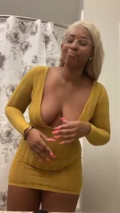 Lady L Of The Official Twerk Team is BACK (titty spilling)