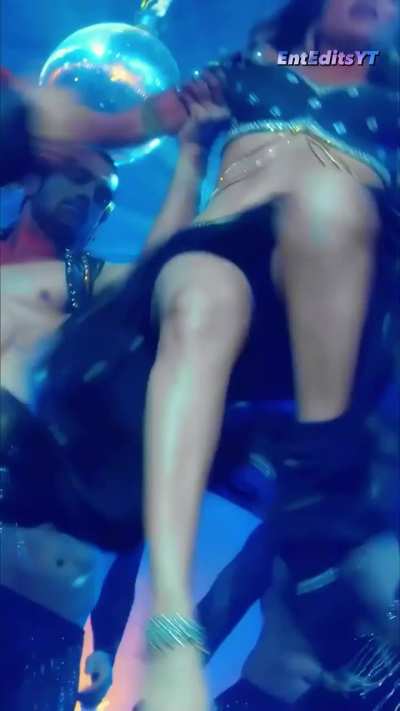 Shriya Saran Item Dance (Kaamamaharani)