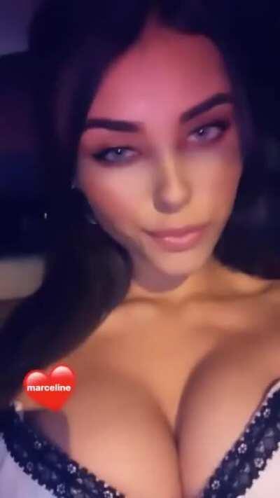 Need her to sink those teeth in my neck while we listening to Vamp Anthem